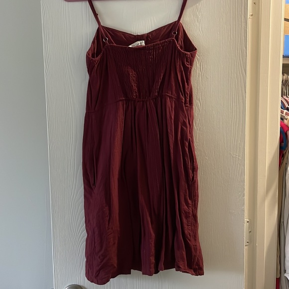 Universal Threads maroon size medium dress - Picture 2 of 2